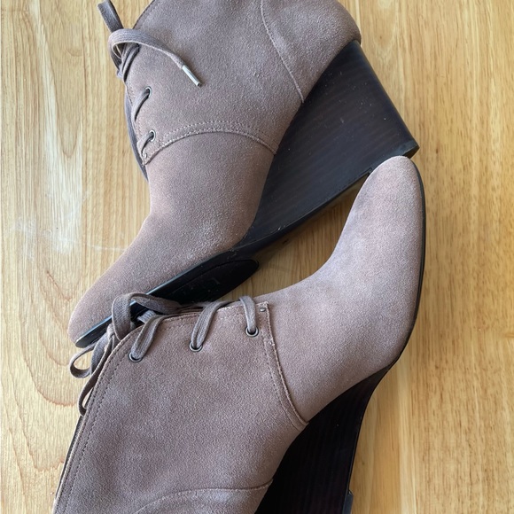 Tamia suede wedge bootie - Picture 4 of 5